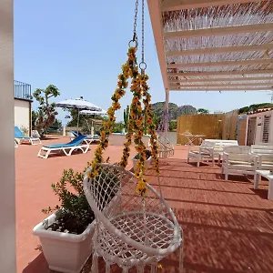  Bed & Breakfast Borgomarino's Italia